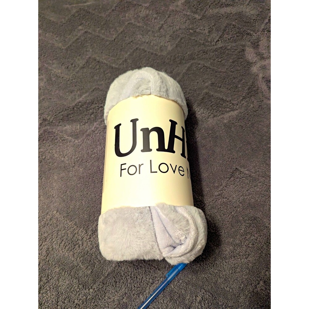 ComfyChic UnHide Lil' Marsh Faux Fur Throw Blanket 50 x 60 in Gray Polyester